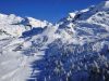 sport-hotel-jolanda-gressoney-ao-a-gressoney-in-val-daosta-gli-ospiti-dello-sport-hotel-jolanda-splendido-edificio-walser-in-legno-vecchio-e-pietra-locale-escono-allaperto-dopo-la-sauna-per-abbassare-la-temperatura-corporea-e-si-incrociano-con-quelli-che-tornano-sci-ai-piedi-wwwhoteljolandasportcom-da-punta-jolanda-la-seggiovia-sul-retro