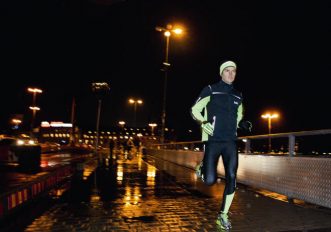 Correre in inverno: giacche e pantaloni Mythos di Gore Running Wear