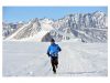 la-maratona-pi-fredda-oltre-alla-pi-famosa-ultramaratona-dei-ghiacci-organizzata-nelle-stesse-date-in-genere-alla-fine-di-novembre-a-poche-miglia-dal-polo-sud-sotto-le-ellsworth-mountains-si-corre-anche-questa-normalissima-maratona-dei-canonici-42-km-a-temperature-meno-canoniche