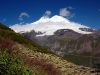 monte-elbrus-russia-il-faro-che-svetta-sul-caucaso-tra-europa-e-asia-ha-una-atmosfera-unica-creata-da-turchi-georgiani-azeri-e-russi-che-vivono-sulle-sue-pendici-ascensione-tecnicamente-non-difficile-per-escursionisti-esperti-e-allenati-e-ci-sono-anche-un-sacco-di-possibilit-per-fare-scialpinismo-e-snowboard-credits-flickrcc-ilya-bogin