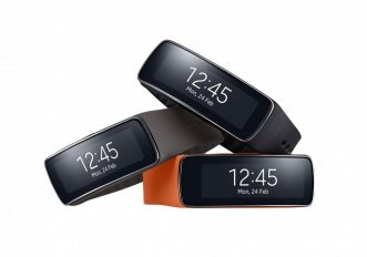 Samsung Gear Fit, il braccialetto hi-tech per il fitness presentato al Mwc