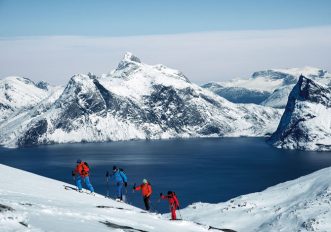 Between Places: il film tra acqua, ghiaccio, montagne e avventura