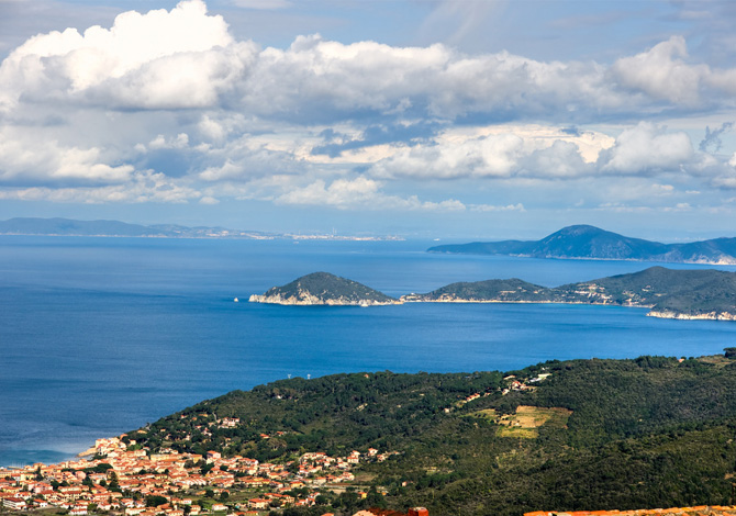 Lungo la costa della Toscana in bici