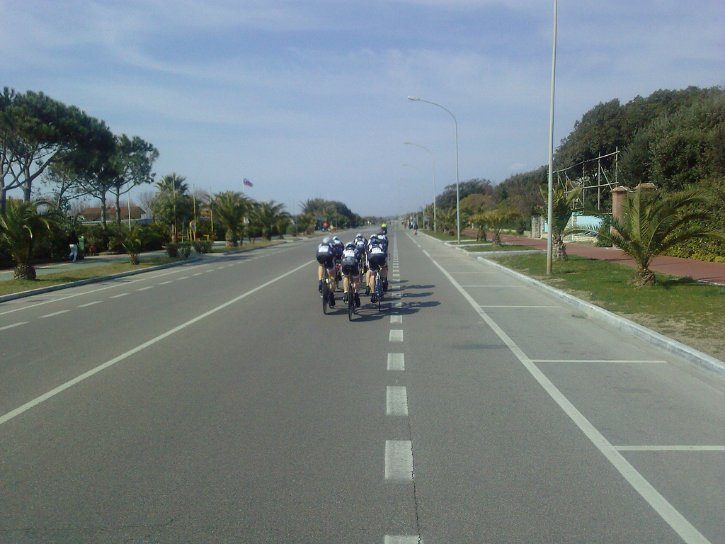 Lungo la costa della Toscana in bici