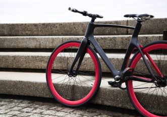 La smart-bike che ti avvisa quando ti stanno venendo addosso