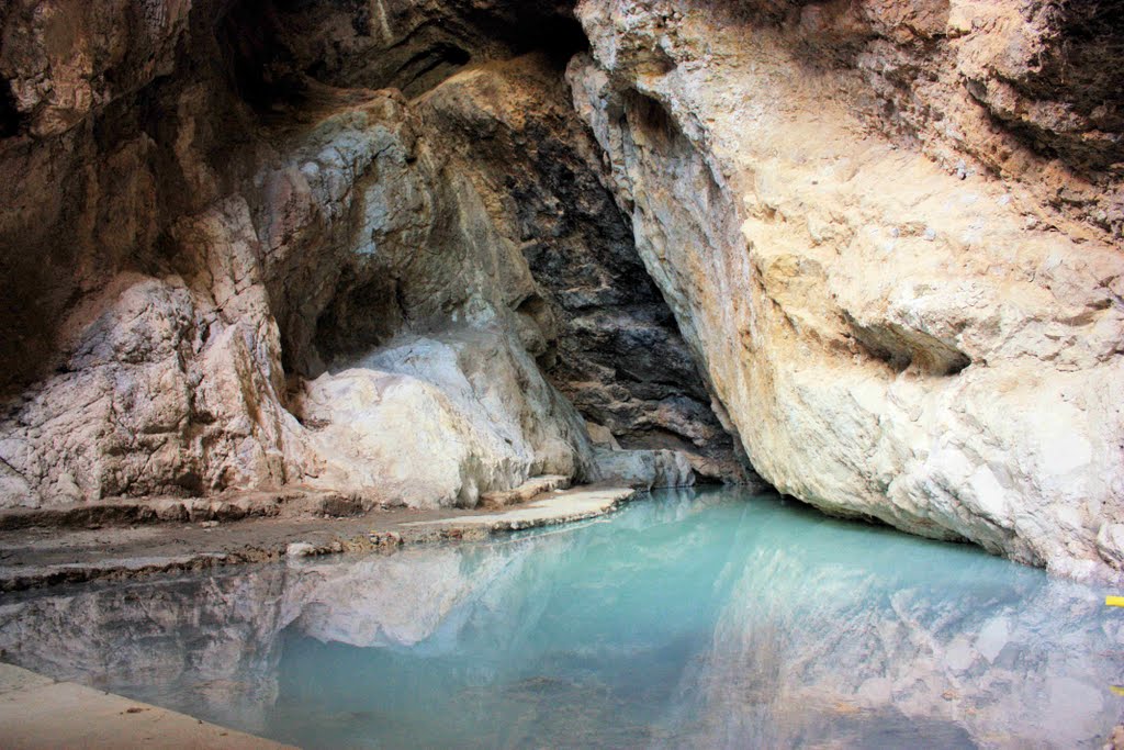 Terme all'aperto libere e gratis in Italia Grotta delle Ninfe Calabria