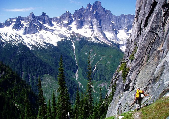 Come vestirsi per andare in montagna d'estate