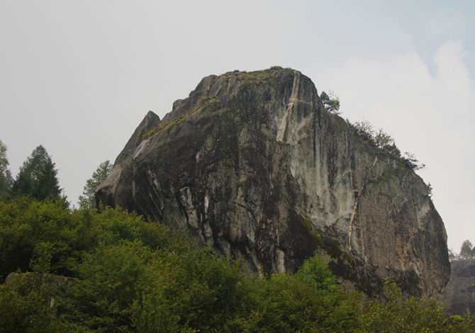 Sasso-Remenno-arrampicare