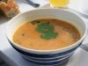 zuppa-di-lenticchie-rosse-speziate-propriet-le-lenticchie-sono-ricche-di-fibre-proteine-e-sali-minerali-tanto-da-essere-considerate-la-carne-dei-poveri-la-curcuma-e-le-altre-spezie-sono-potenti-antiossidanti-e-antiinfiammatori-credits-flickrkaja