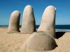 sculture-spiaggia-the-hand-brava-beach-punta-del-este