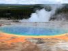 grand-prismatic-spring-usa-la-sorgente-termale-pi-grande-degli-stati-uniti-i-brillanti-colori-che-la-rendono-cos-speciale-sono-leffetto-di-alcuni-microbi-pigmentati-che-crescono-sul-bordo-delle-sue-acque-ricche-di-sali-minerali-credits-frank-kovalchekflickr