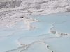 pamukkale-turchia-le-terrazze-e-le-piscine-naturali-che-lo-compongono-sono-state-create-dallacqua-calda-che-scorre-sotto-la-superficie-e-che-sgorga-da-numerose-sorgenti-gli-antichi-romani-le-usavano-per-i-loro-bagni-termali-credits-roberto-c-flickr