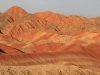 zhangye-danxia-cina-24-milioni-di-anni-di-lavoro-di-erosione-hanno-creato-questo-impressionante-gioco-cromatico-fatto-di-arenaria-rossa-e-depositi-minerali-credits-guido-da-rozze-flickr