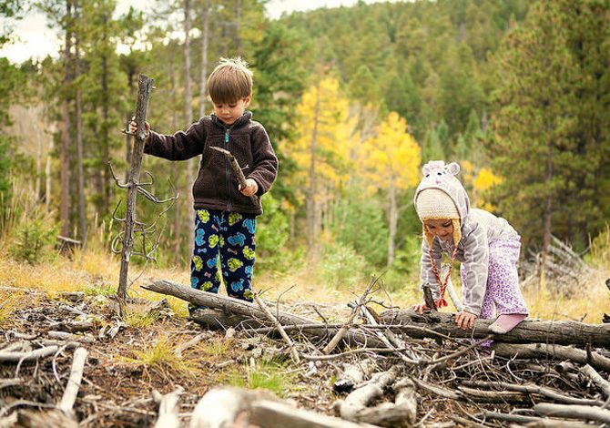 attività da fare all'aperto con i bambini in autunno