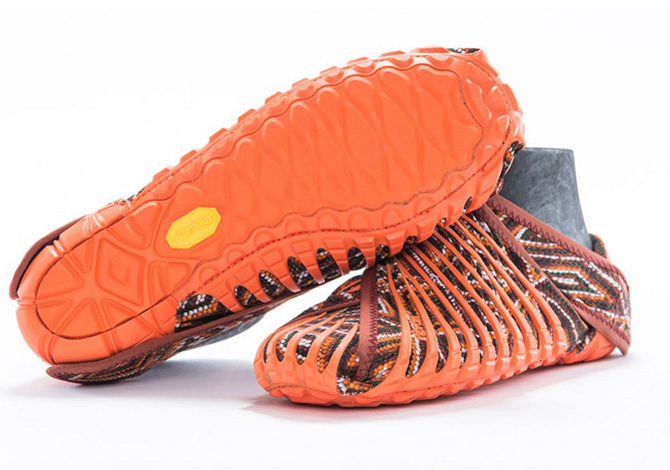 scarpe da corsa a forma di piede