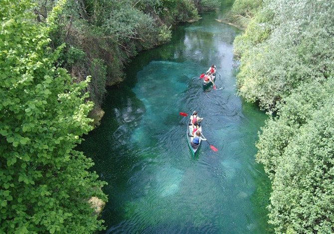 In-canoa-con-la-famiglia-sul-Tirino-il-fiume-più-bello-d'Italia-3