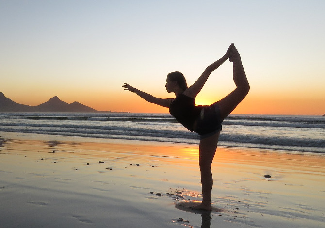 Fare yoga al mare