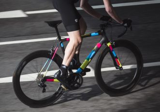 Comprare una bici in carbonio: vantaggi e differenze rispetto all'alluminio