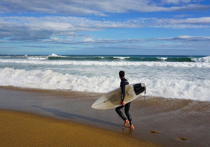 <b>Barcellona, surf a Barceloneta</b> - foto Dumitravel Pixabay