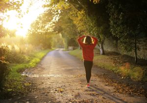 Passeggiate fanno bene a mente e umore quanto correre