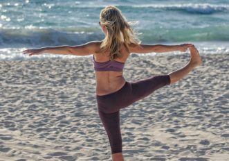 yoga al mare
