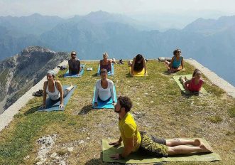 a2410-festival-grirgna-yoga