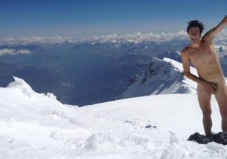 Kilian Jornet Nudo Monte Bianco