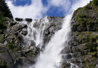 Escursioni in Val Genova (Trentino) lungo il sentiero delle cascate