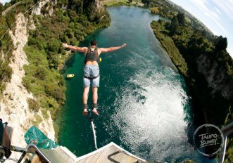 nuova_zelanda_bungy_taupo