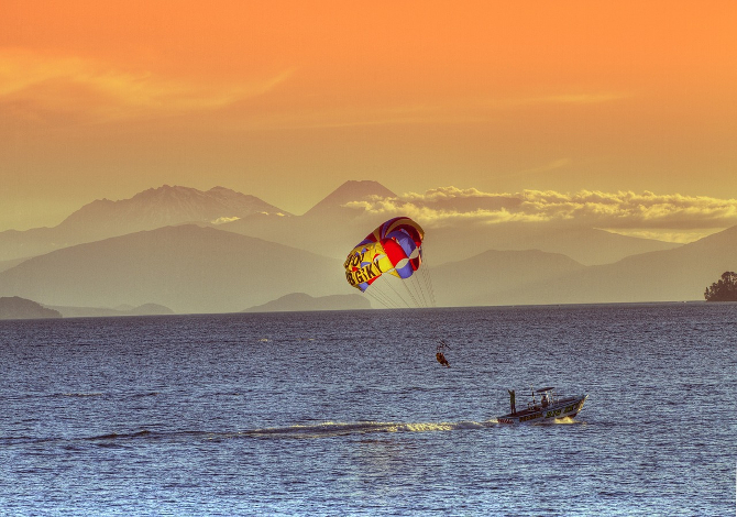 nuova_zelanda_lago_taupo