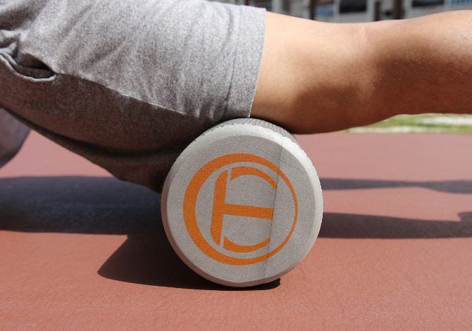 Esercizi con il foam roller per le gambe