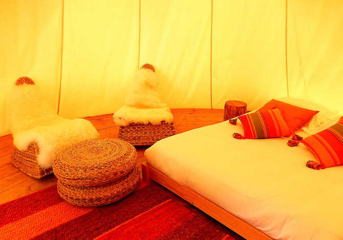 come-trovare-e-prenotare-una-yurta-un-teepee-o-un-pod-in-campeggio-con-pitchup-teepee-interno