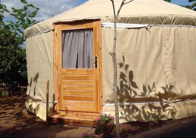 come-trovare-e-prenotare-una-yurta-un-teepee-o-un-pod-in-campeggio-con-pitchup-yurta