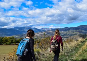 Dolore alle ginocchia dopo camminata: cause e rimedi