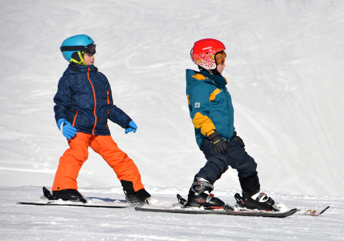 Casco da sci per bambini obbligatorio: le caratteristiche per scegliere quello giusto