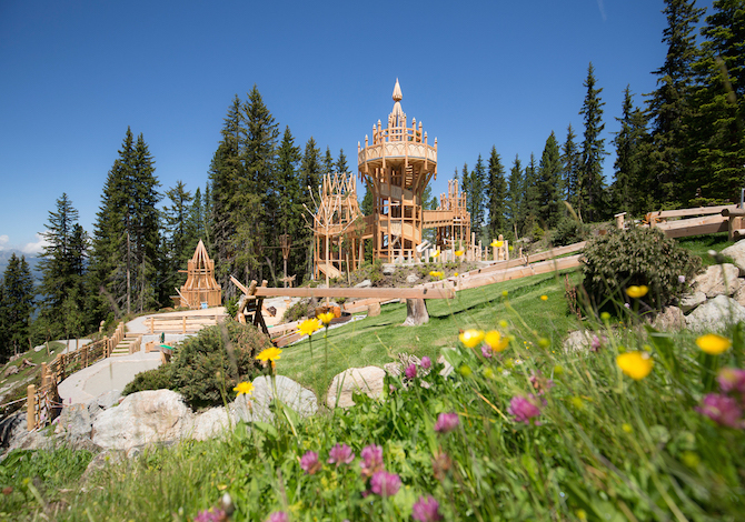 tirolo-bambini-estate-Castello-Fichtenschloss-Zillertal-Arena