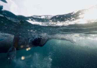 allenamento nuoto in mare