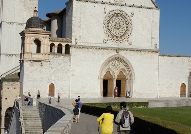 la-via-di-san-francesco-consigli-tappe-trekking-assisi