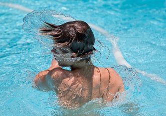 Come togliere l'acqua dalle orecchie senza arrecare danni