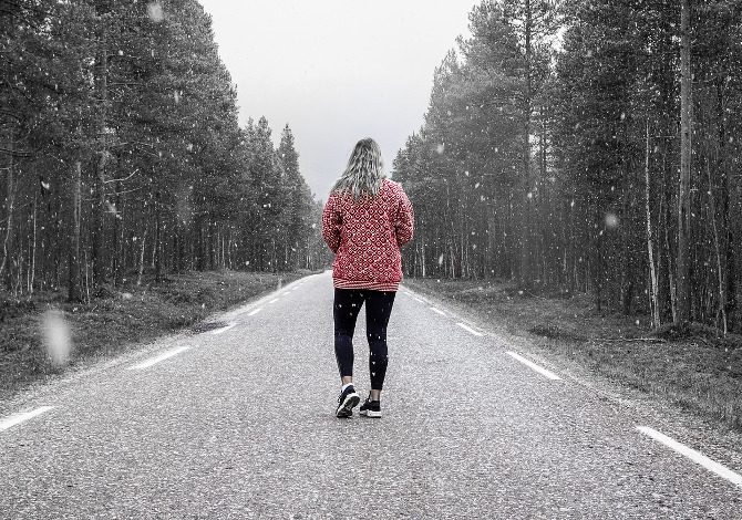 Abbigliamento per camminata sportiva on sale in inverno