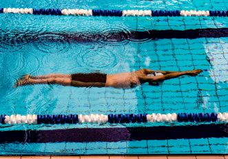 iniziare nuoto in piscina consigli per iniziare