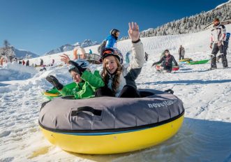 Vacanza sulla neve a misura di famiglia in Trentino_Andalo_bambini_giochi_montagna