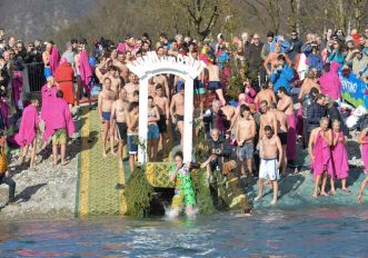 tuffo-della-Merla-lago-ledro-foto-daniele-mosna