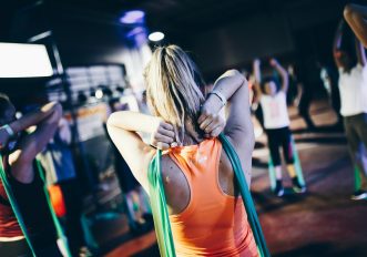 Allenarsi con gli elastici, tutti i benefici