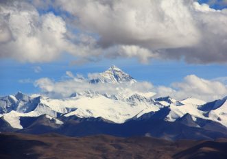 Monte Everest chiude a causa del Coronavirus