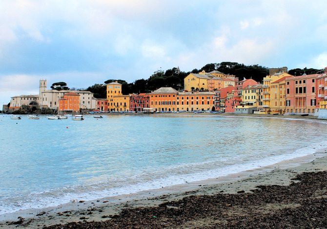 Liguria spiagge libere a pagamento