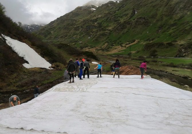 snowfarming-luomo-che-ricicla-la-neve-per-anticipare-a-ottobre-la-stagione-dello-sci