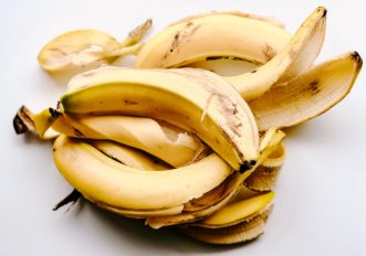 Perché non buttare la buccia di banana per terra