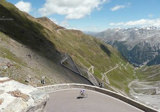 Stelvio, Gavia e laghi Cancano in bici: dal 28 al 31 agosto 2020 chiusi alle auto dalle 8:30 alle 12:30