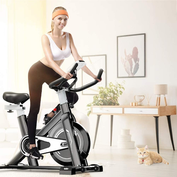 spin bike o cyclette fitness con ergometro